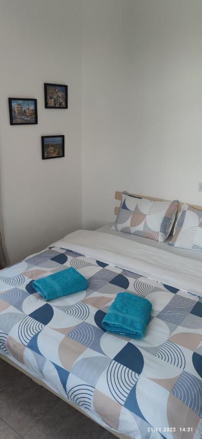 Guesthouse Comfy - Separate Rooms In The Apartment For A Relaxing Holiday Haifa Exteriör bild