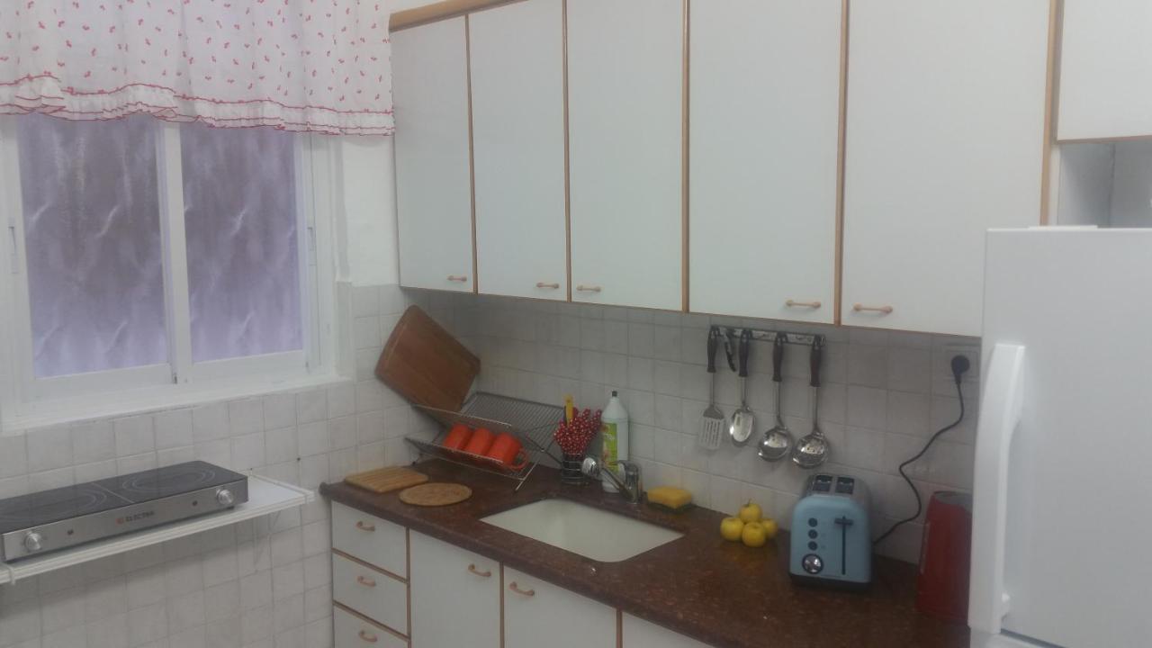 Guesthouse Comfy - Separate Rooms In The Apartment For A Relaxing Holiday Haifa Exteriör bild