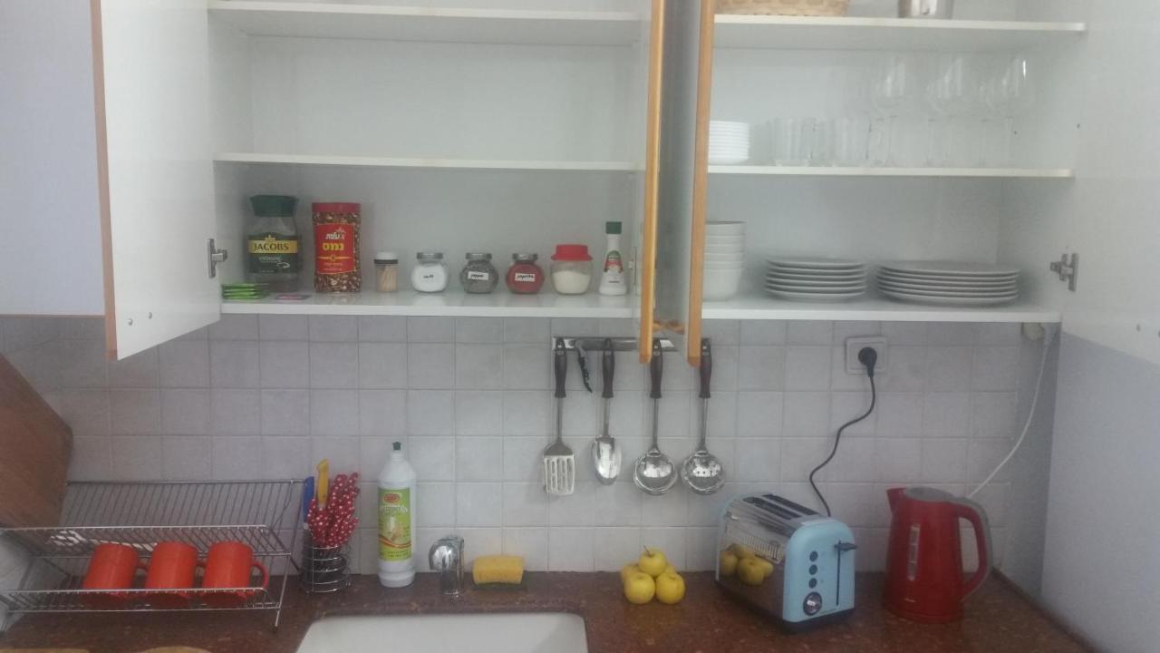 Guesthouse Comfy - Separate Rooms In The Apartment For A Relaxing Holiday Haifa Exteriör bild