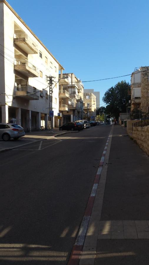 Guesthouse Comfy - Separate Rooms In The Apartment For A Relaxing Holiday Haifa Exteriör bild
