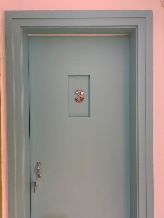 Guesthouse Comfy - Separate Rooms In The Apartment For A Relaxing Holiday Haifa Exteriör bild
